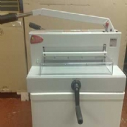Pre&#45;owned Ideal 3905 Guillotine