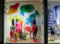 How to Create a Breathtaking Window Display for Your Shop Front