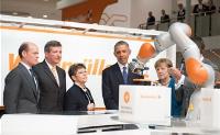 Chancellor Merkel and President Obama visit Weidmüller's Industry 4.0 Cockpit