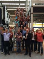 BlitzRotary Mitarbeiter feiern beste Hebebühnen-Marke auf der Automechanika