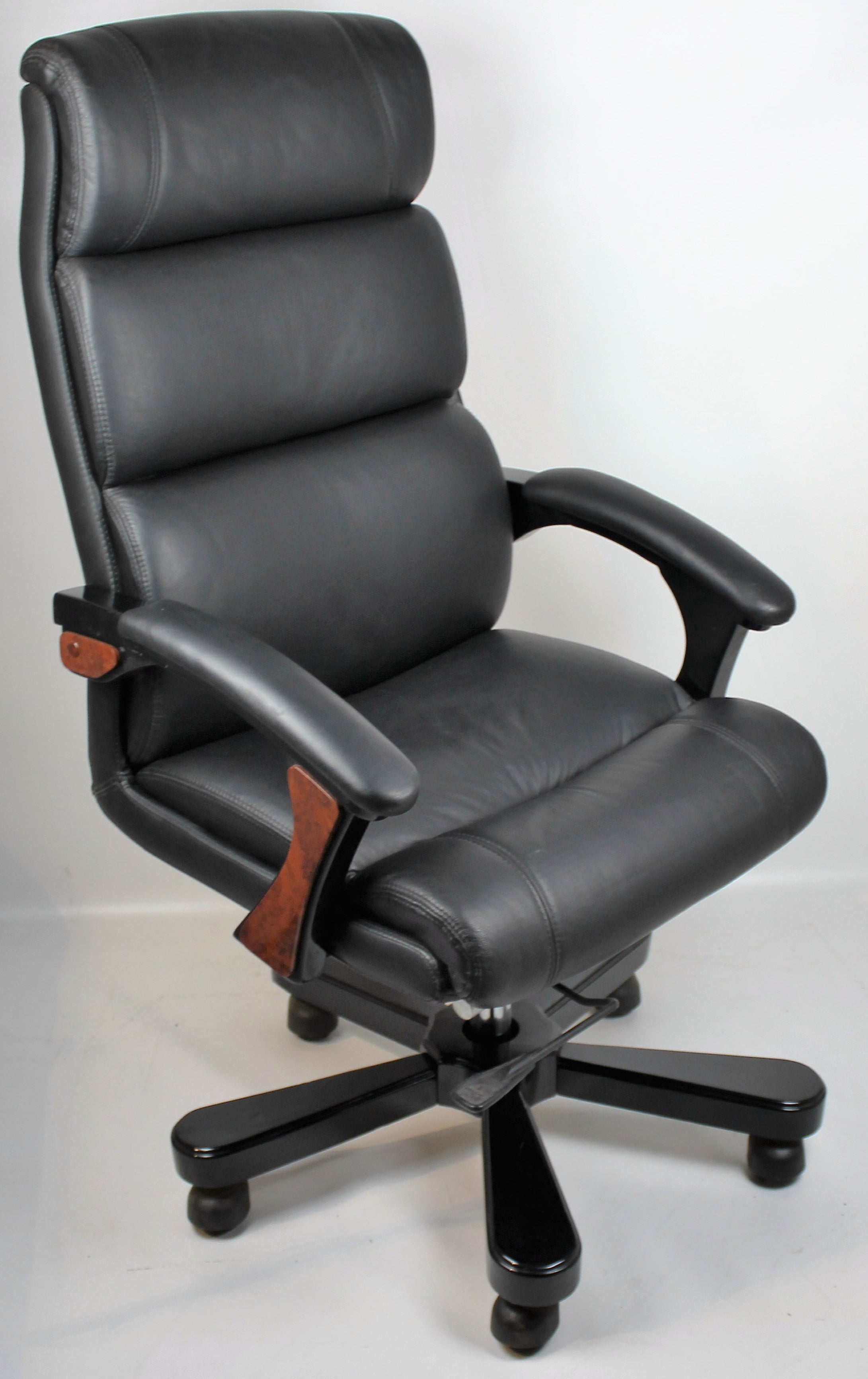 Providers Of Senato Executive Office Chair Black A018 North Yorkshire