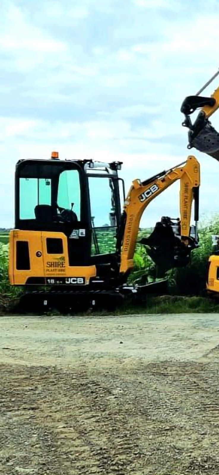 1.6T Mini Digger To Hire In Lincolnshire
