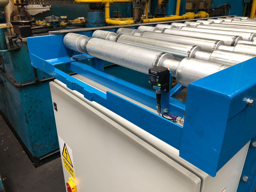 UK Manufacturers of Lineshaft Roller Conveyor