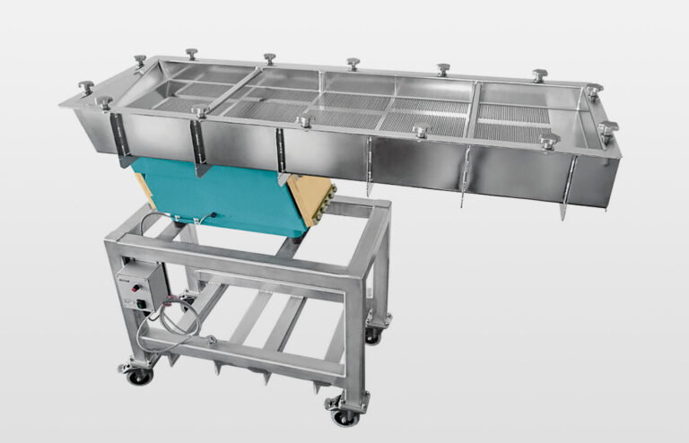 Manufacturers of Quick-Change Vibrating Screen With Movable Frame