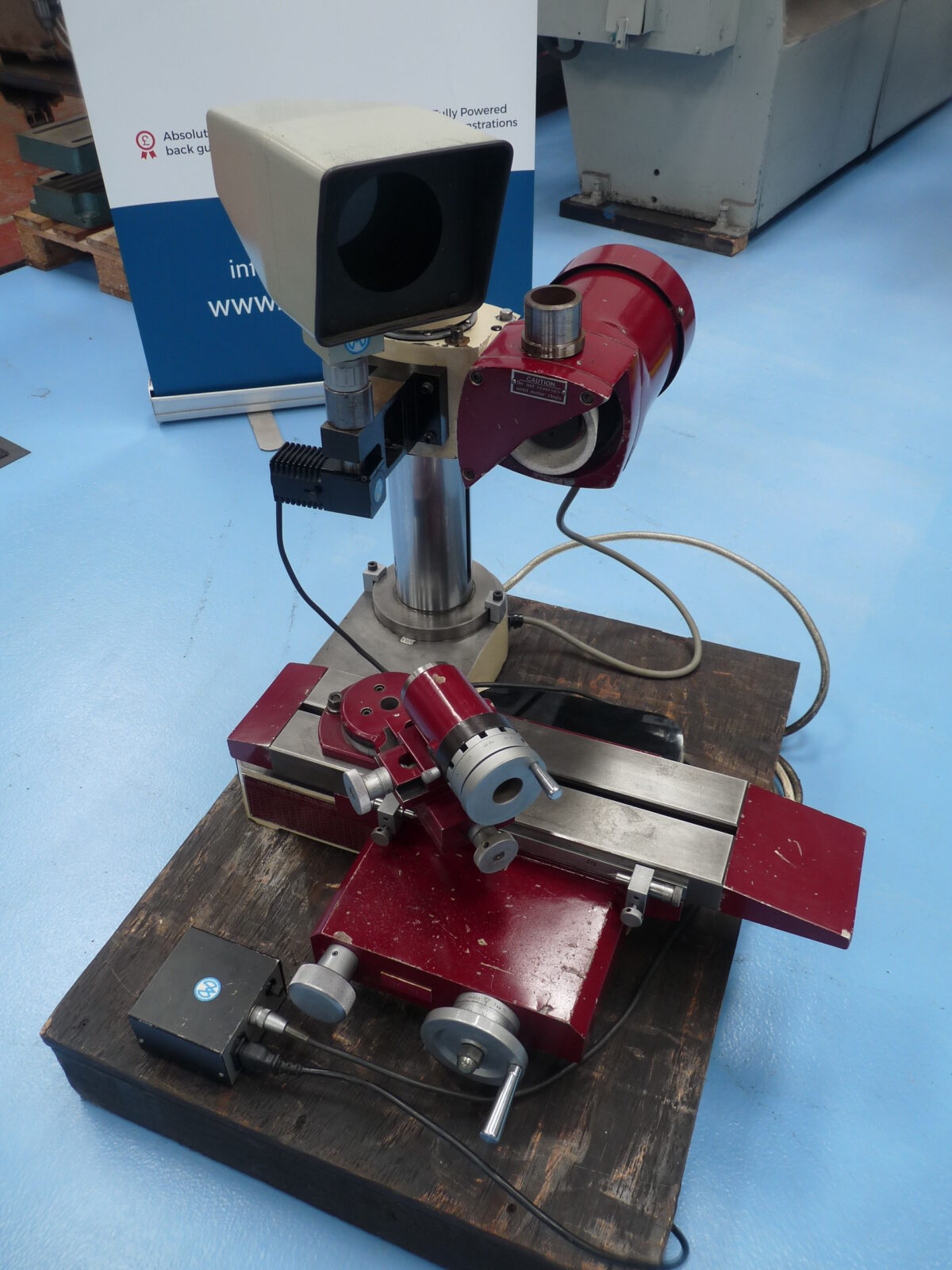 Chevalier Bench Top End Mill Grinding Machine