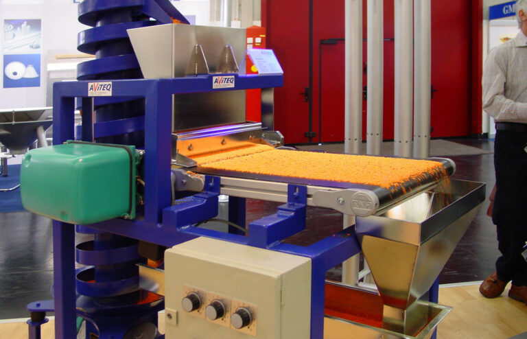 Manufacturers of Spreader Plate For Evenly Sprinkling A Conveyor Belt