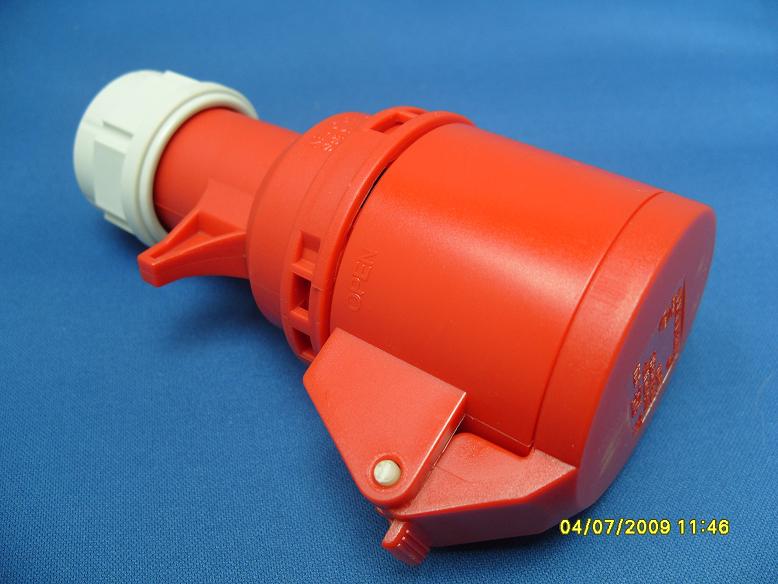 400v 4P 32amp Trailing Sockets GN PCE
[PCE-4324C GN]