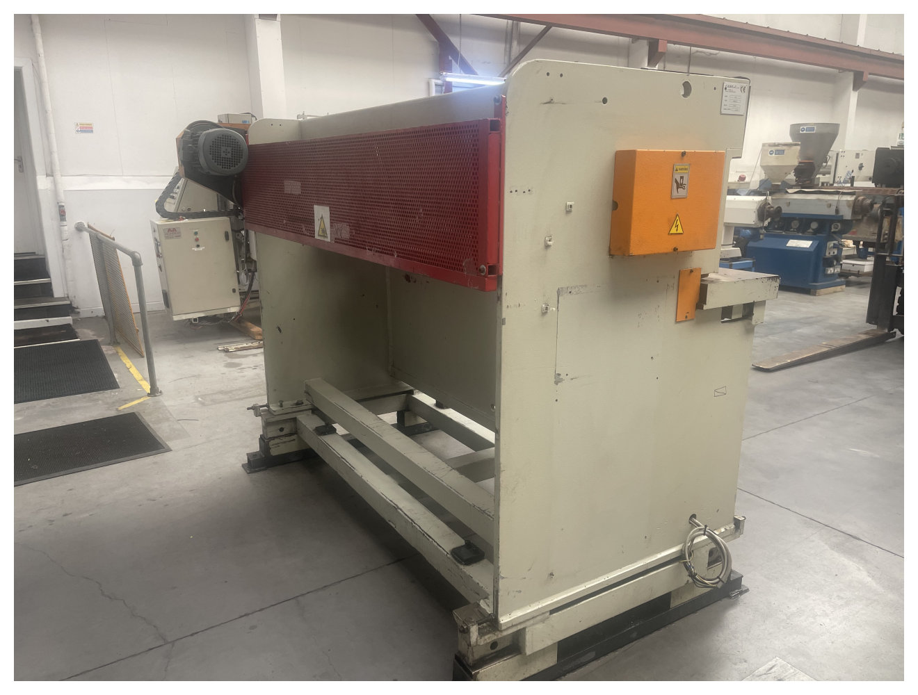 Worldwide Suppliers Of 1800mm Wide Caimi Model Cm1800/2 Guillotine 2003