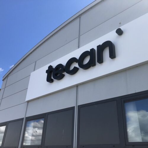 Illuminated Fascia Signs For Retail Stores