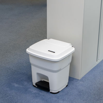 High Quality BigFoot&#8482; 35 Pedal Bin
                                    
	                                    Compact Hands-Free Bin with Foot-Operated Pedal