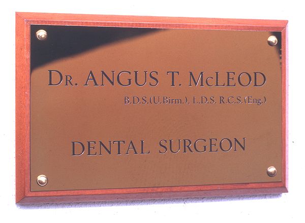 UK Providers of Nameplates For Doctors And Healthcare Professionals