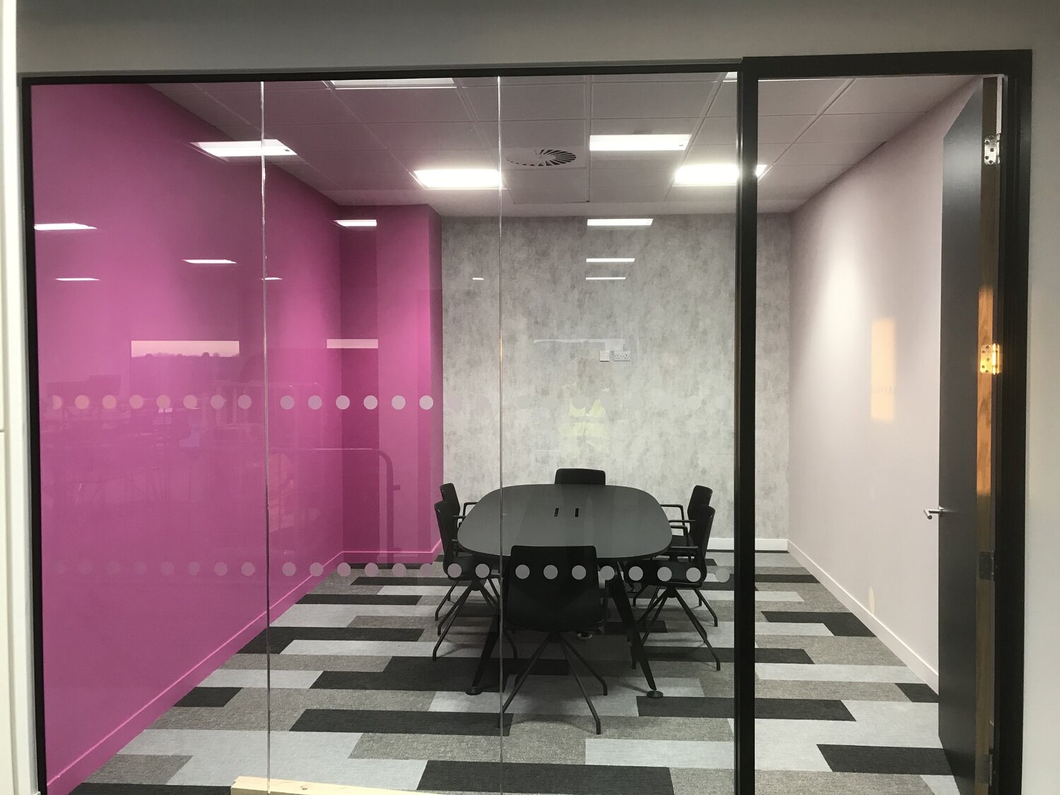 Frameless Glass Partitions For Executive Offices
