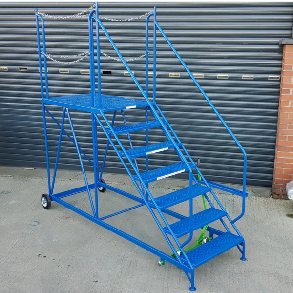 KTD Truck Dock Mobile Safety Step - 7