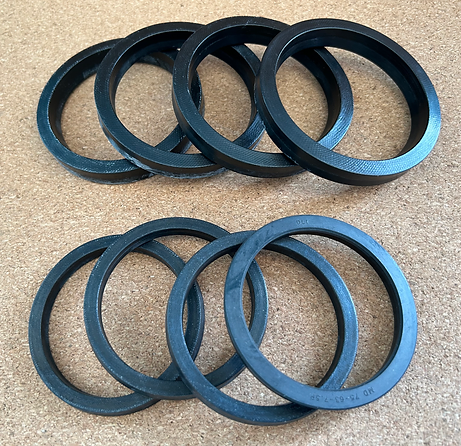 Single Acting Rod Seals in Grooved Rubber Fabric