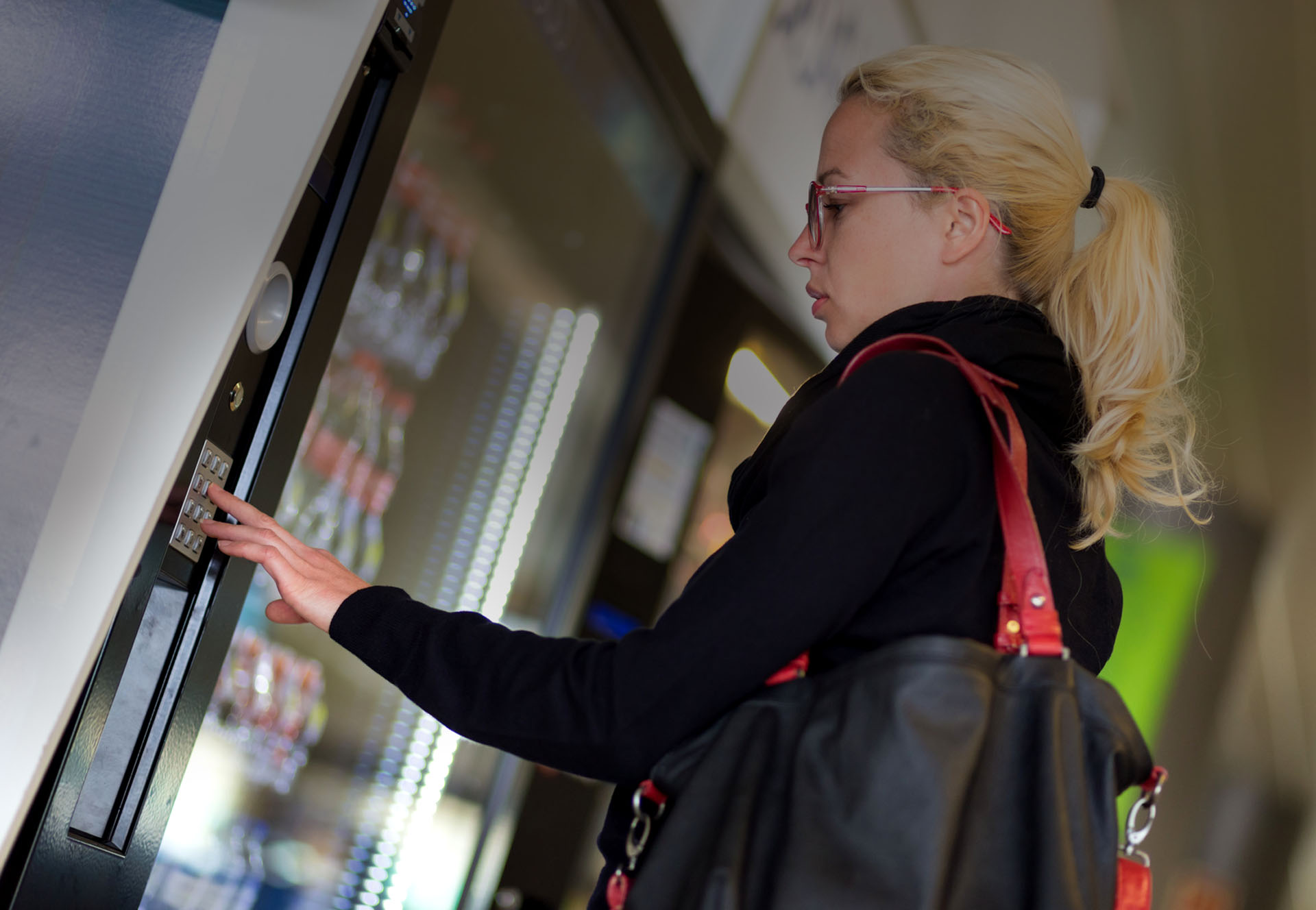 Energy Efficient Vending Machines Selling Confectionary Corby