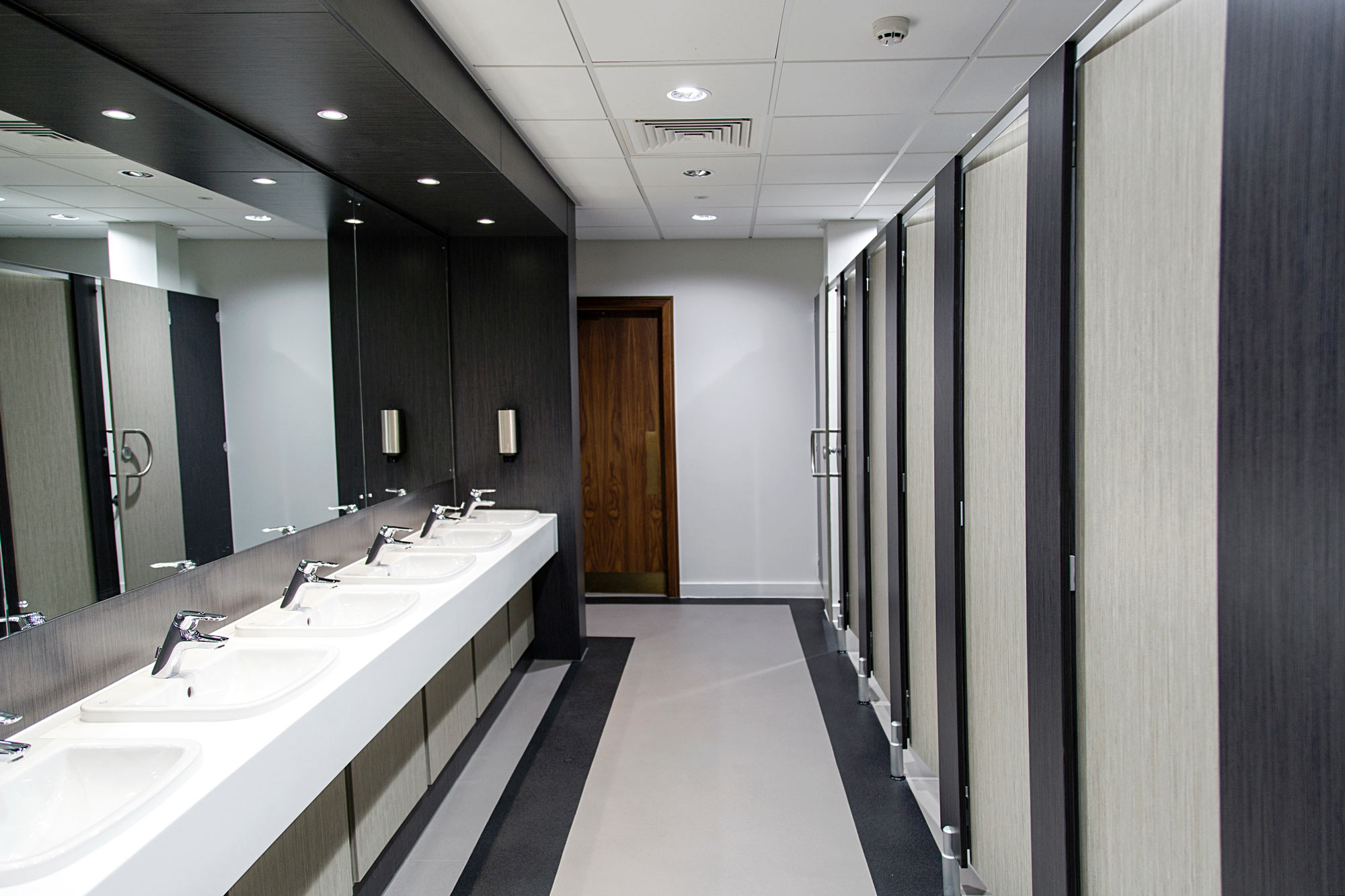 IPS Duct Panelling Systems For Commercial Washrooms And Toilets