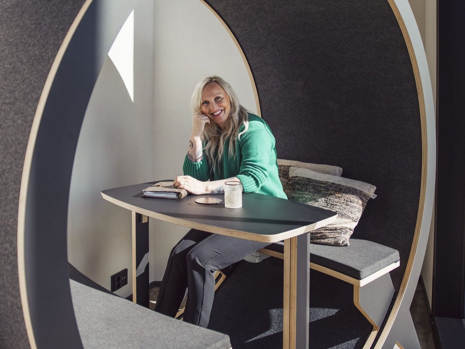 6 Reasons for Rethinking Shared Spaces: Revolutionising Workspace Dynamics with Freestanding Booths and Pods