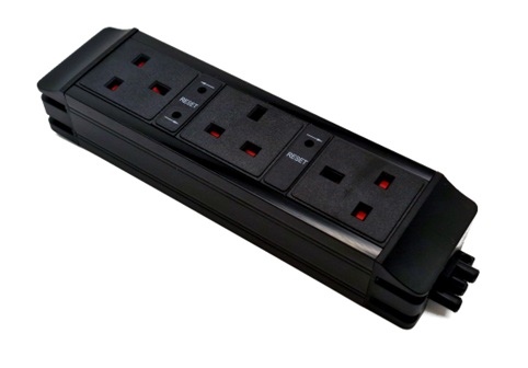 ICON-LINK-3 - Icon Link 3 port PDU 3 x UK with 3.15A resettable thermal fuse