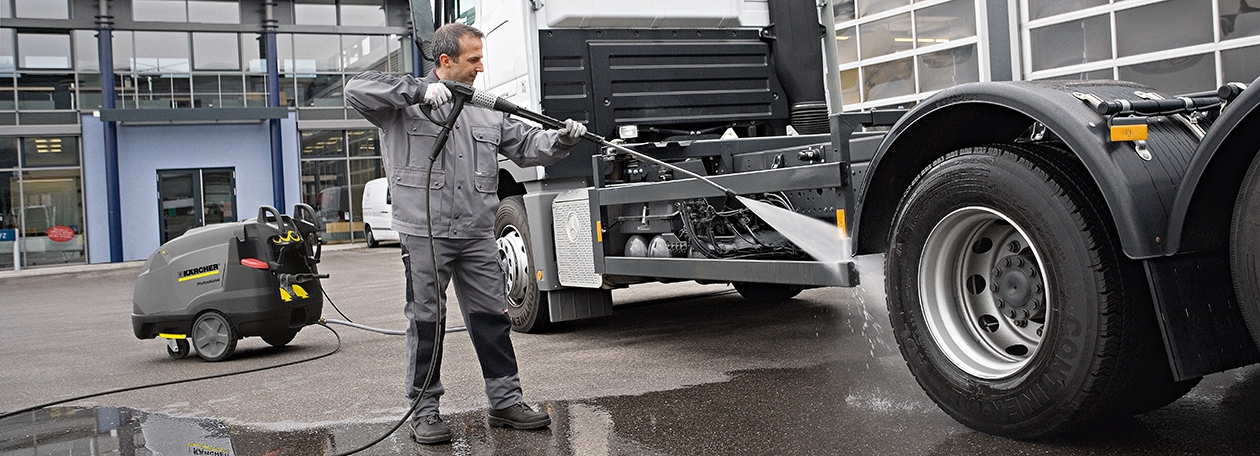 Heavy-Duty Vehicle Cleaner Traffic Film Remover