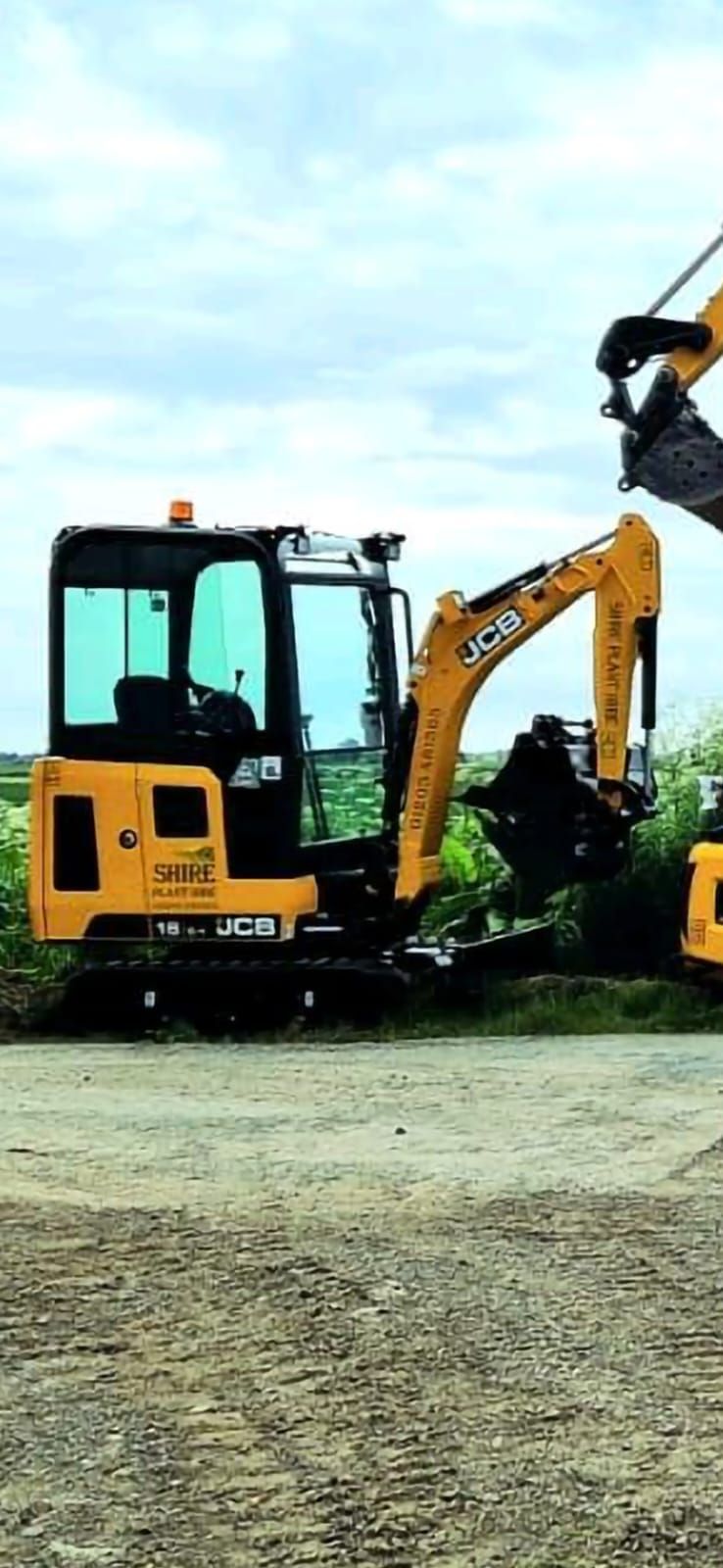 1.6T Mini Digger To Hire In Nottinghamshire