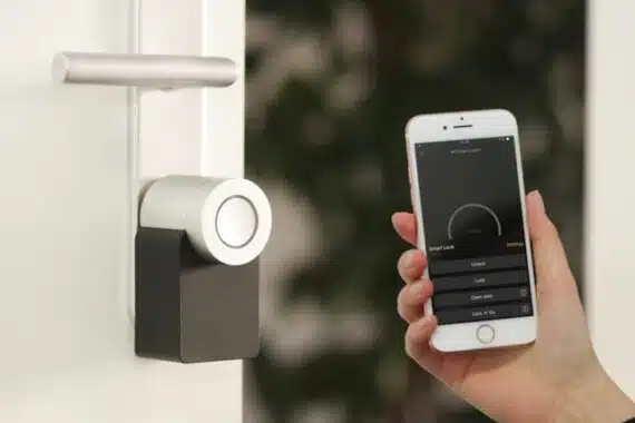 Smart Home Security: The Future of Door Entry Systems and CCTV