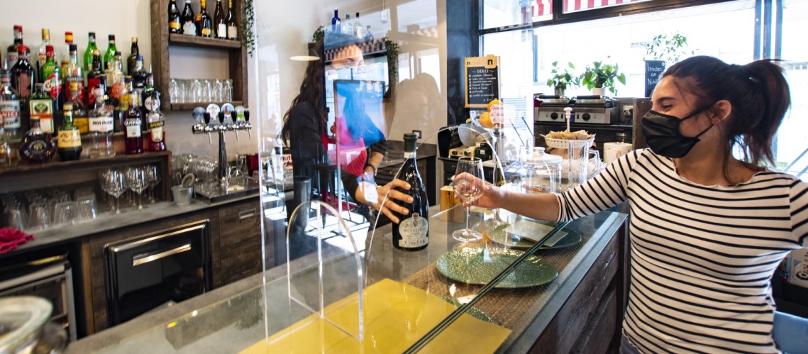 Protective Screens For Cafés And Restaurants