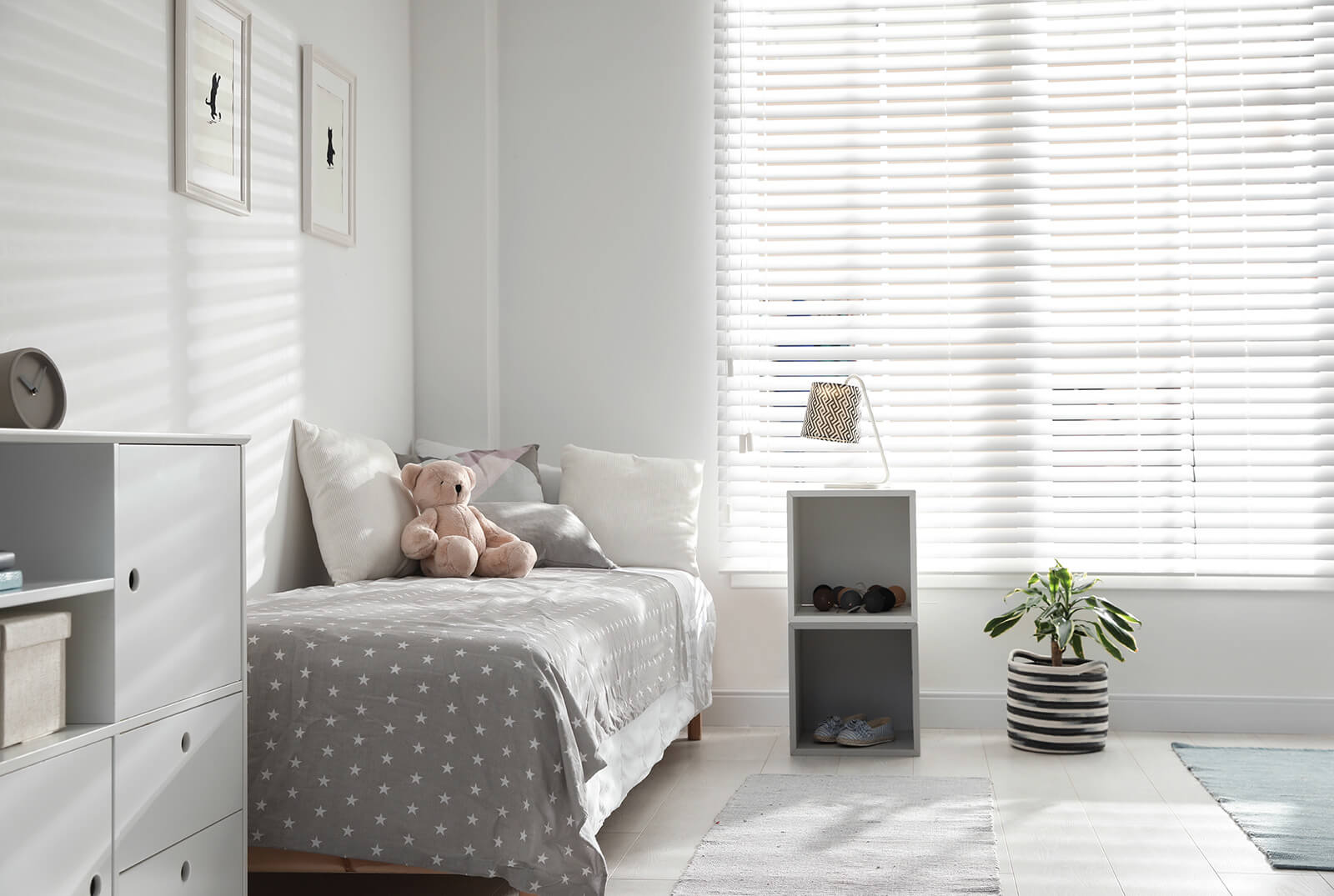 UK Suppliers of 25mm Wide Slat Aluminium Blinds