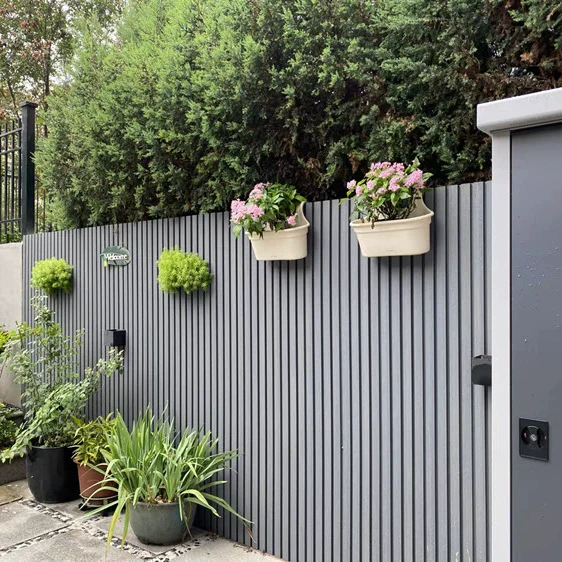 Outdoor Slat Wall For The Construction Industry
