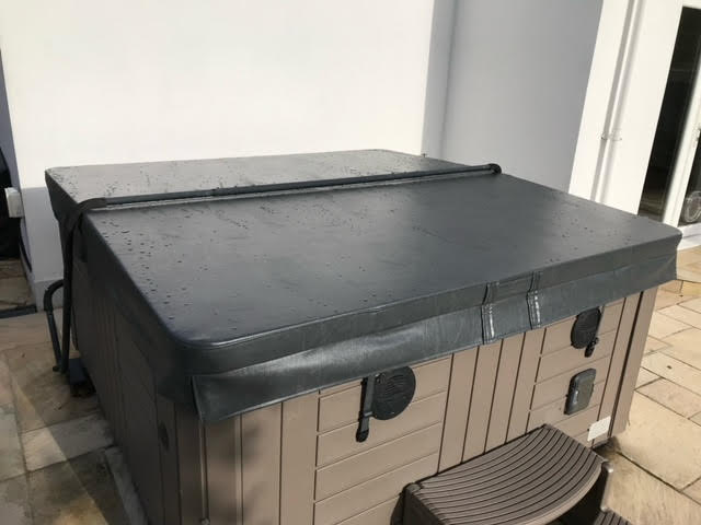 Custom Spa Cover With Walk-On Option