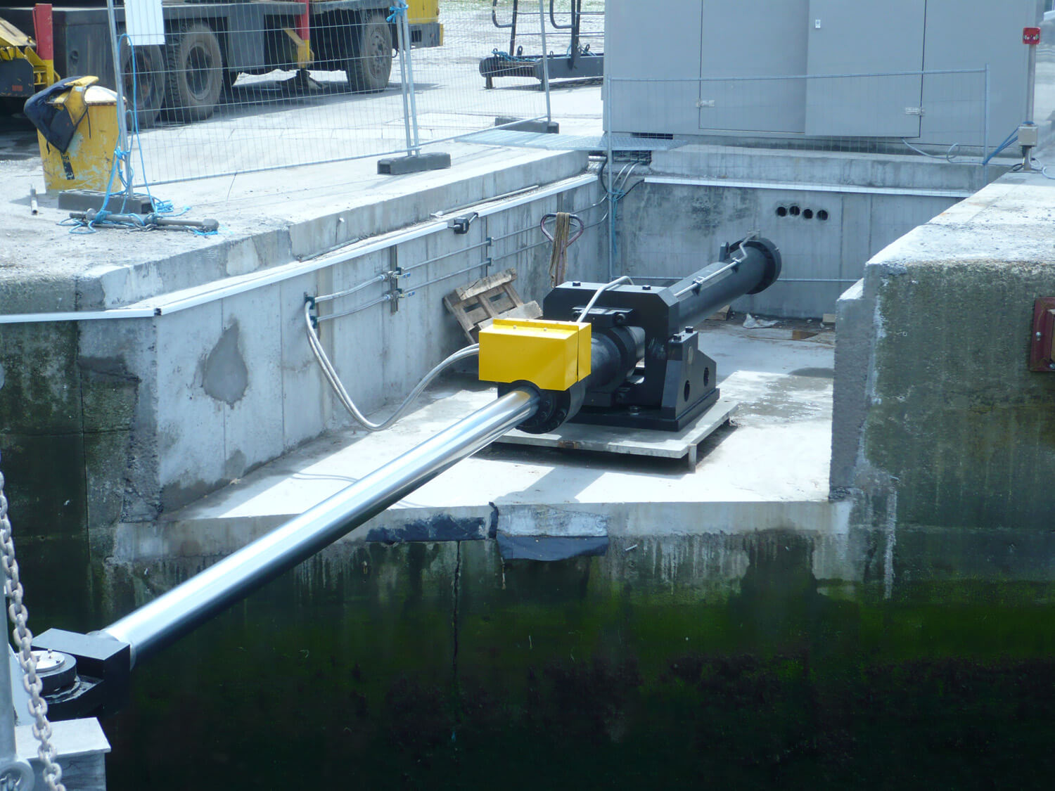 Industrial Hydraulic Actuators for Hazardous Environment