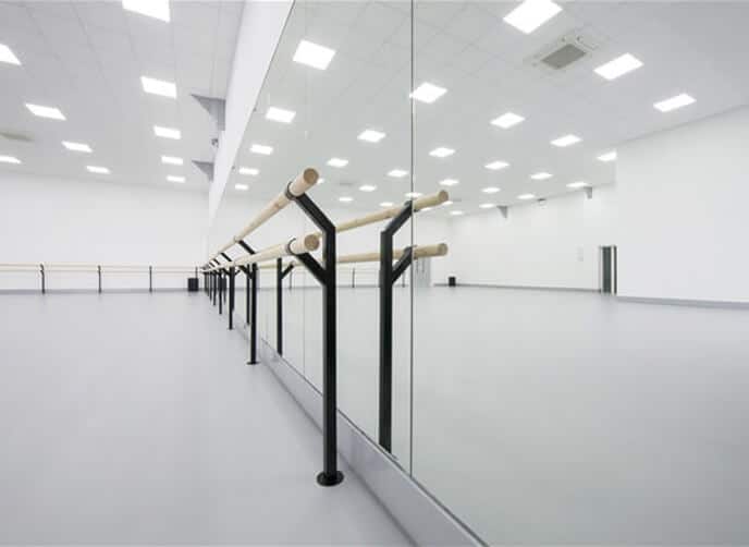 Floor-mounted ballet barres