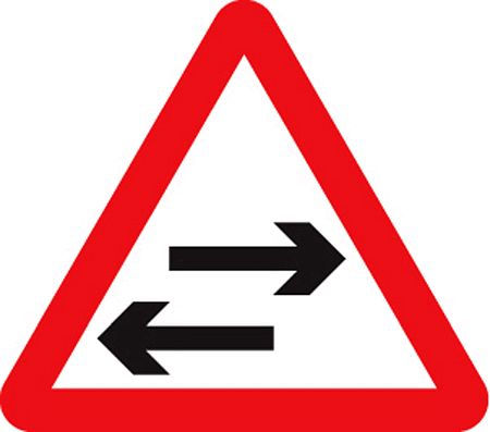 Two way traffic crossing ahead class R2 Permanent 600mm tri (3mm aluminium composite)