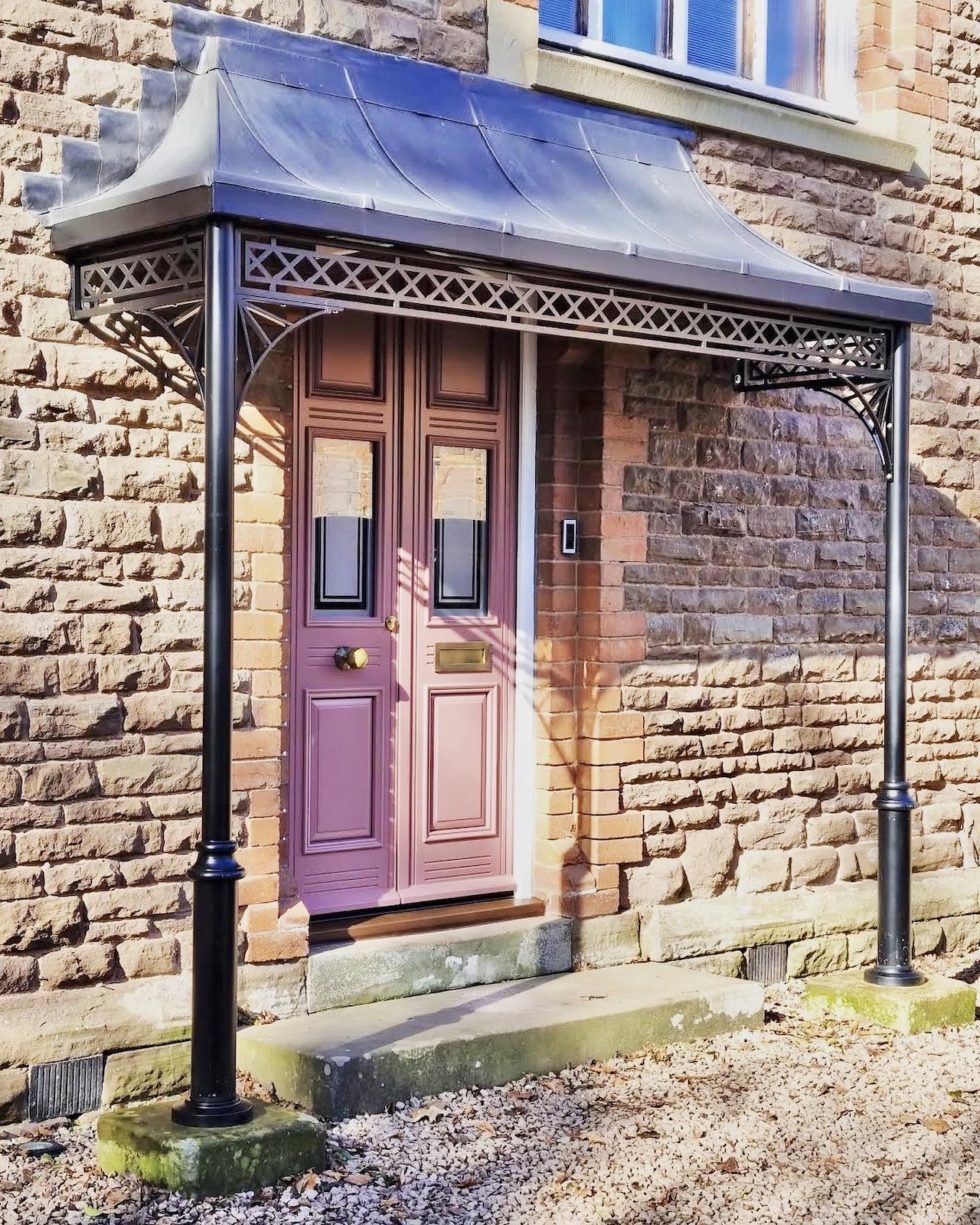 Windsor Column Porch with Curved Roof Frame