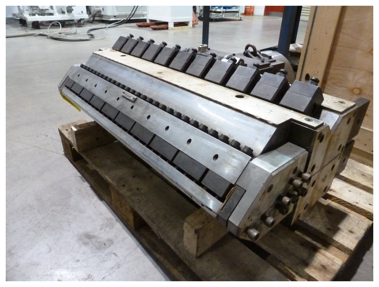 850mm wide Verbruggen flex lip sheet die model MO-44540. Up to 1mm lip gap. Was running PP/PS