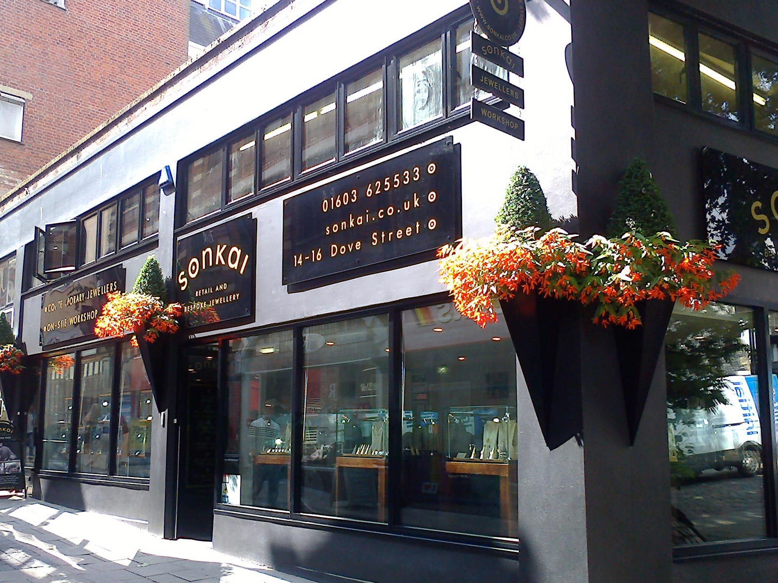 Suppliers Of Hanging Baskets Norfolk