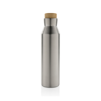 GAIA RCS CERTIFIED RECYCLED STAINLESS STEEL METAL VACUUM BOTTLE in Silver.