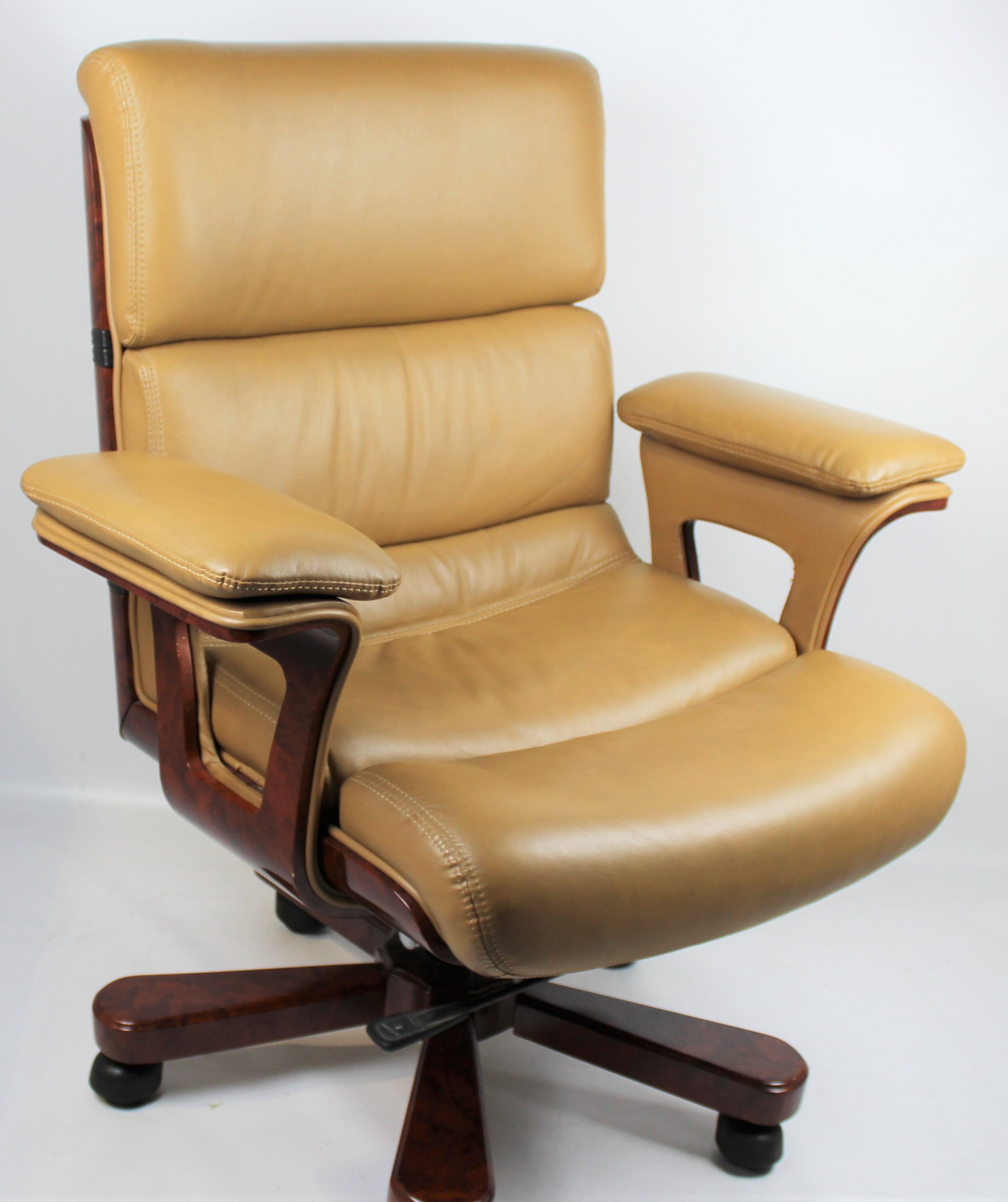 Executive Chair Genuine Leather Beige DES-B020-BEI Huddersfield