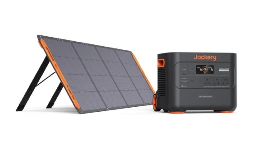 Jackery Explorer 2000 Plus + SolarSaga 200W Solar Panel