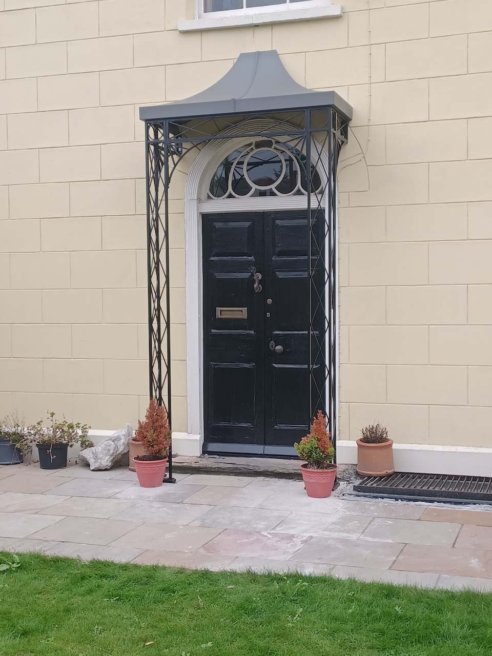 Traditional Regency Porch