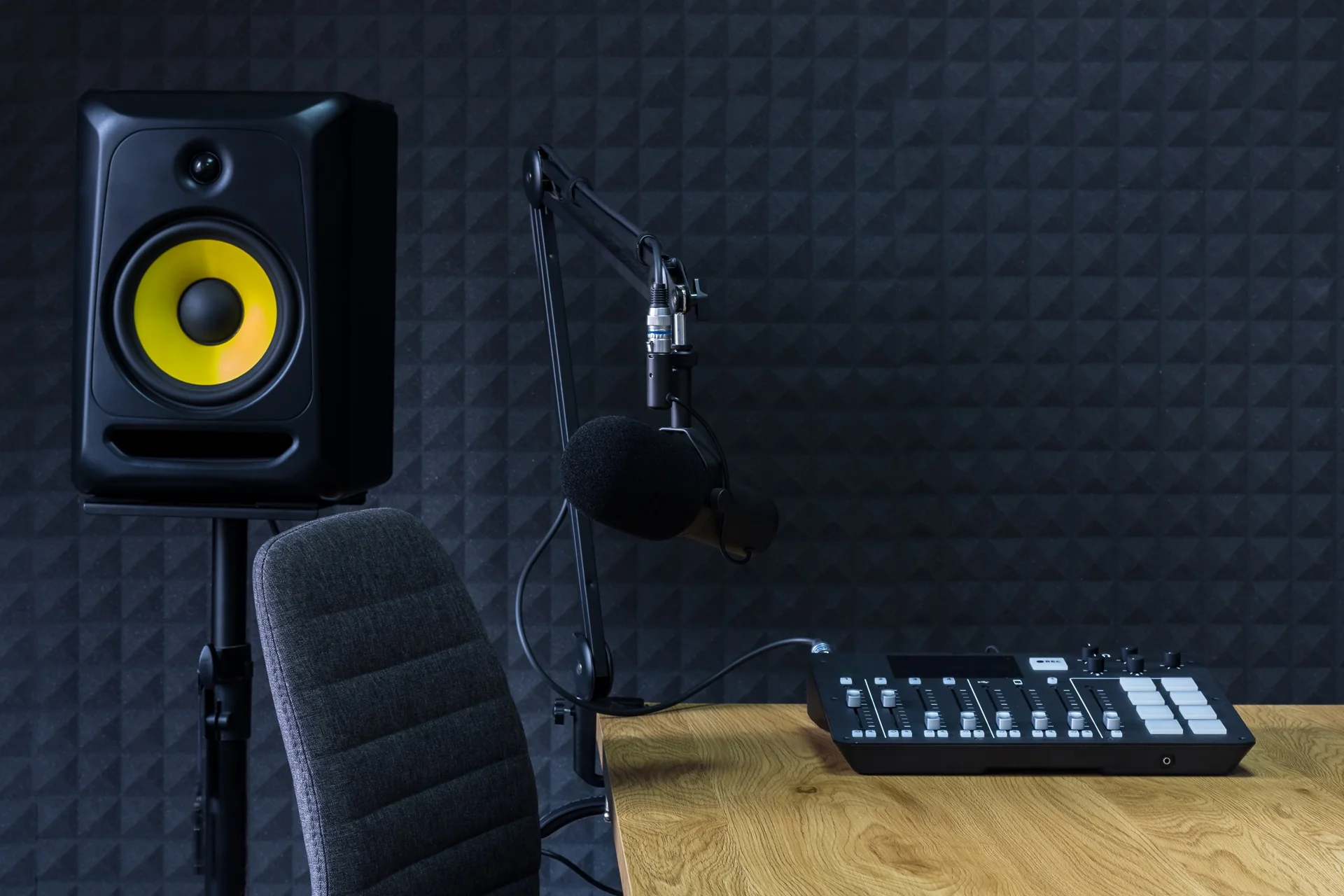 The Ultimate Guide to Soundproofing Your Home Studio