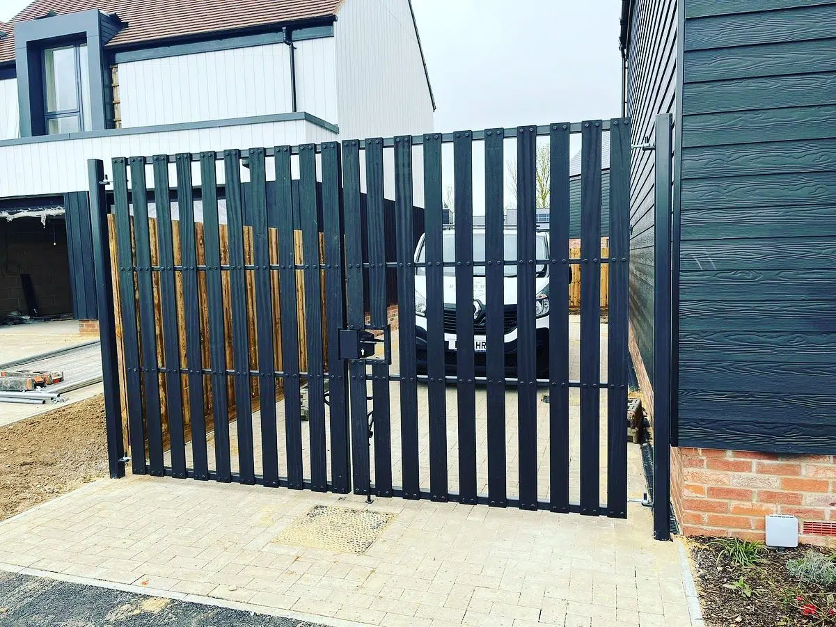 Experts for Durable Steel Railings For Outdoor Steps And Entrances