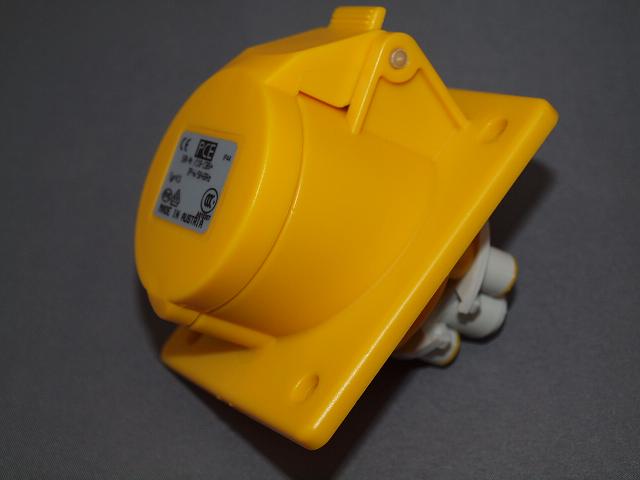 110V 16A 3 Pin Sloping Panel Socket
[PCE-116PSS]
