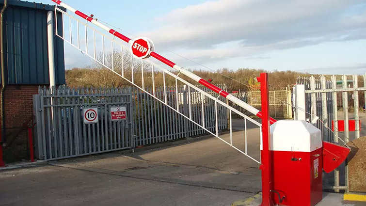 Rising Arm vs Swing Arm Barriers: Which Should You Choose?