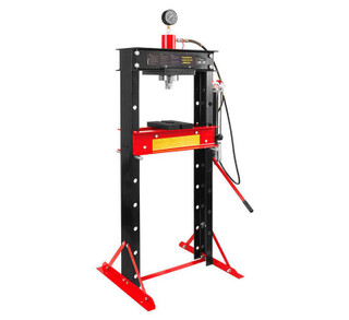 Affordable Workshop Equipment With Trolley Jacks And Hydraulic Lifting Tools