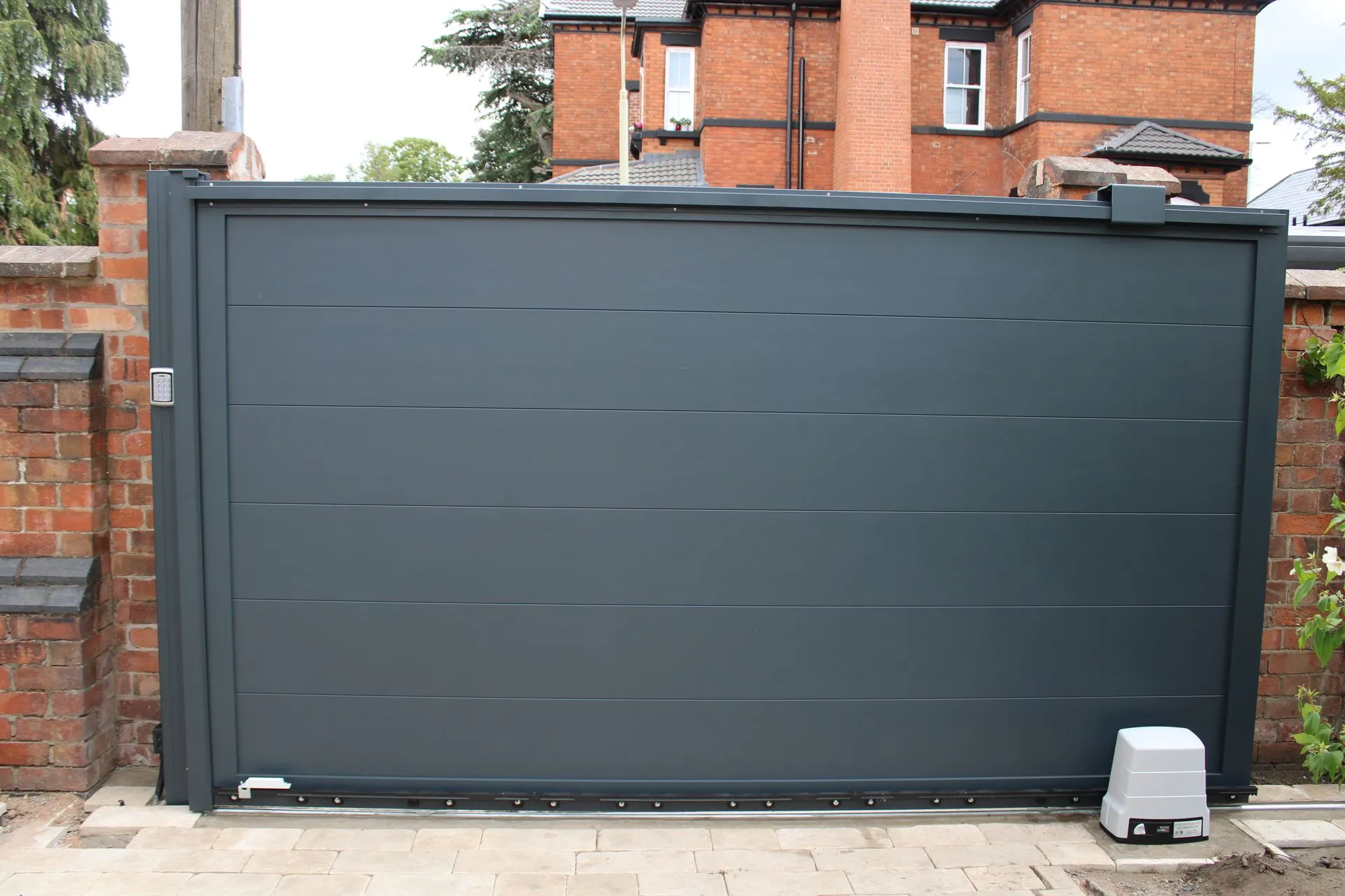 Aluminium Sliding Gates Bristol