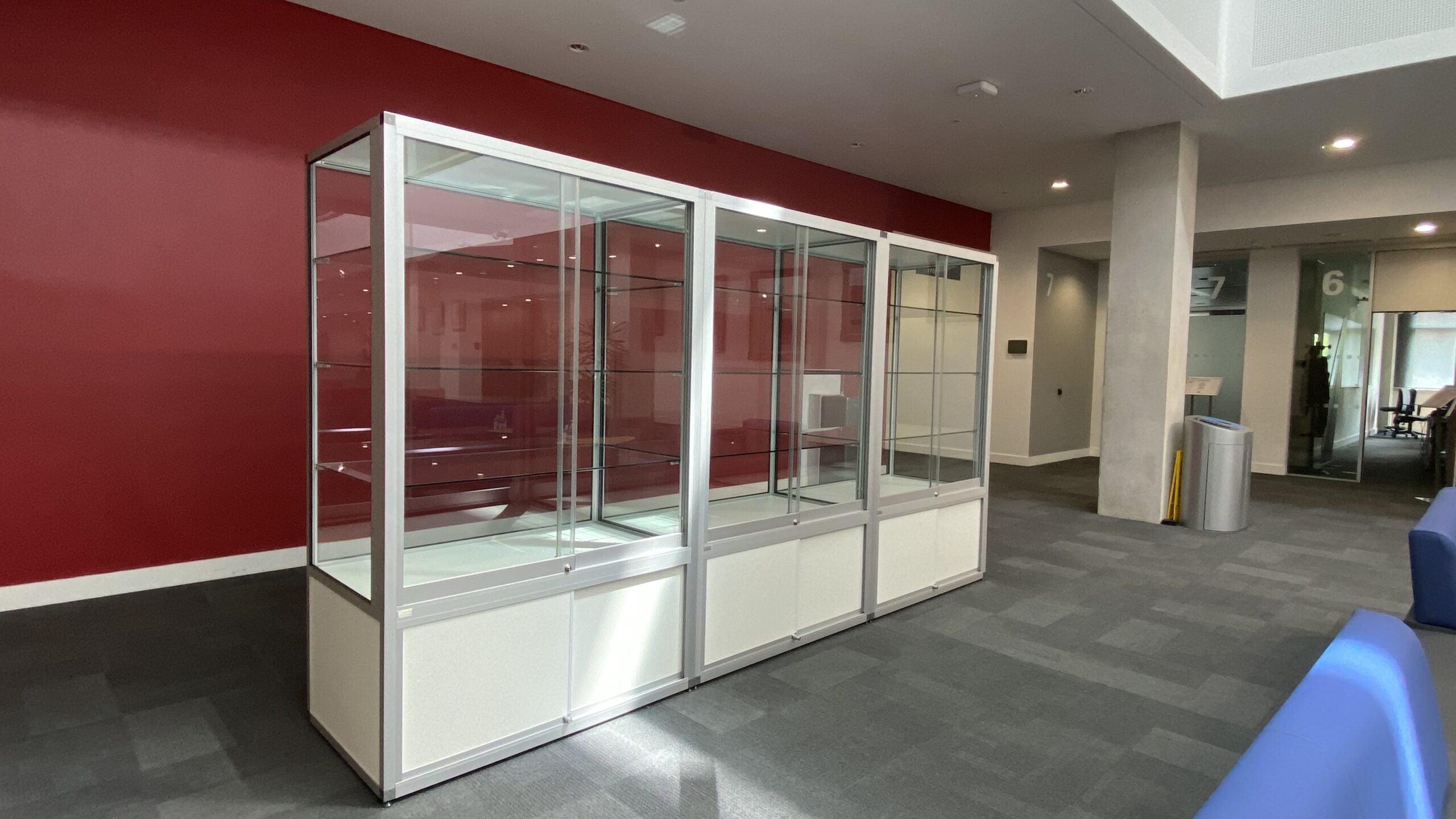 Memorabilia Display Cabinet For Retail Sectors