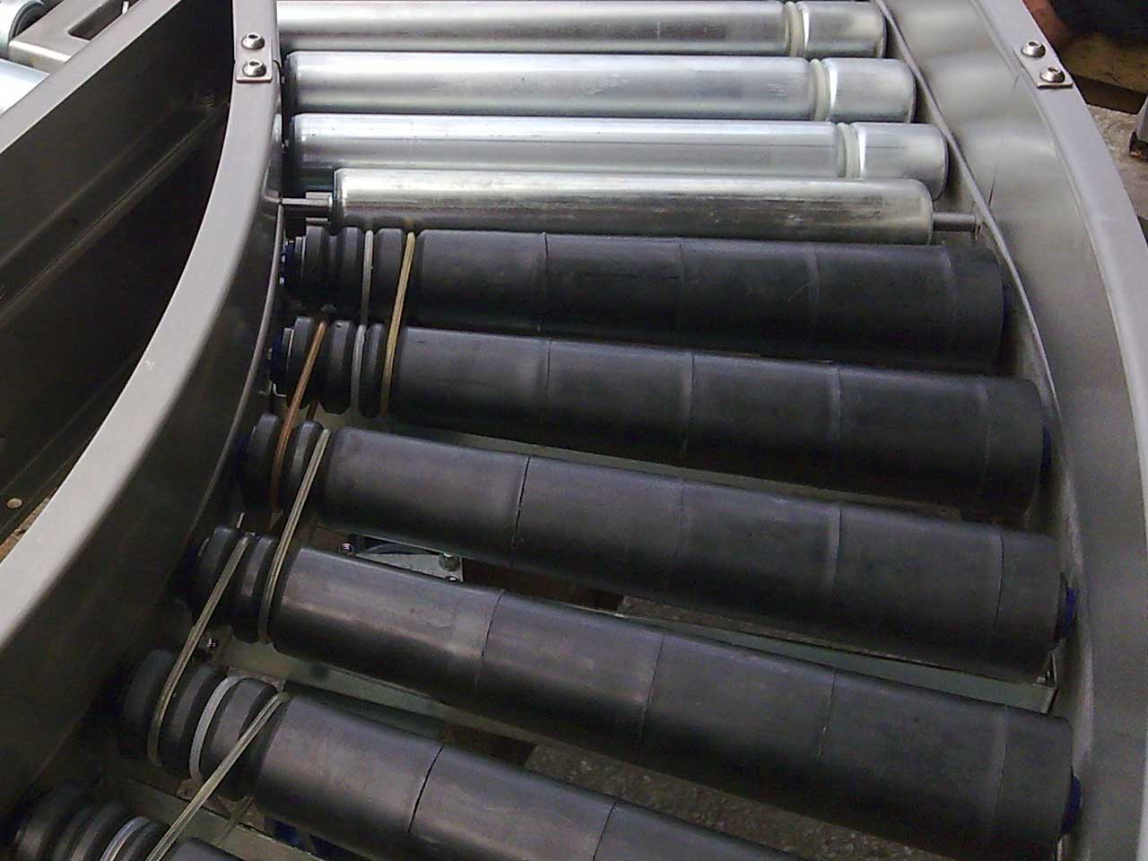 UK Manufacturers of Reverse Taper Bend Conveyor