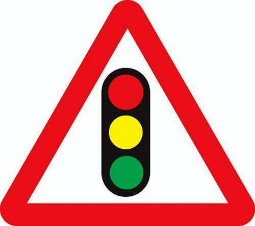 Temp traffic lights 600mm triangle Class 1 zintec