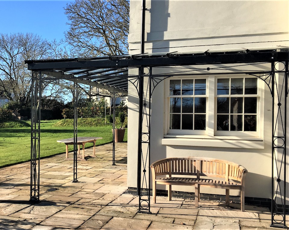 Decorative Wrap Veranda with Fully Glazed Roof Frame