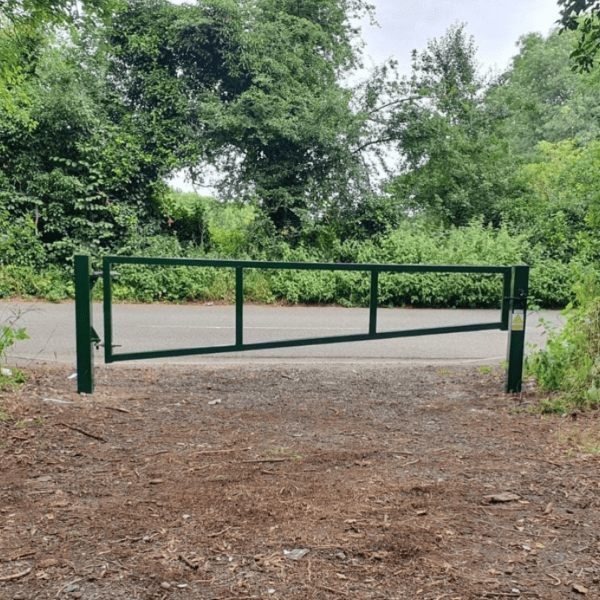 Heavy Duty Access Control Gates For Warehouses And Business Premises